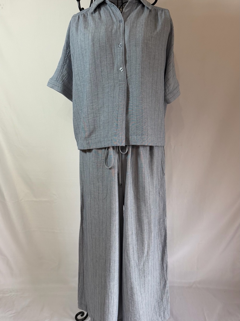 Max Studio Light Gray Wide-Leg Button Front Pant Set